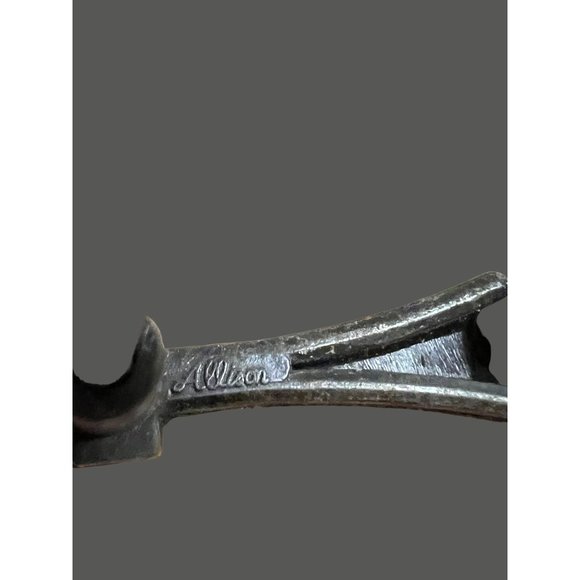 Pair of Allison 991 cabinet door pulls Antique Brass Japan 6" tall 4.5" holes wi - Picture 6 of 6